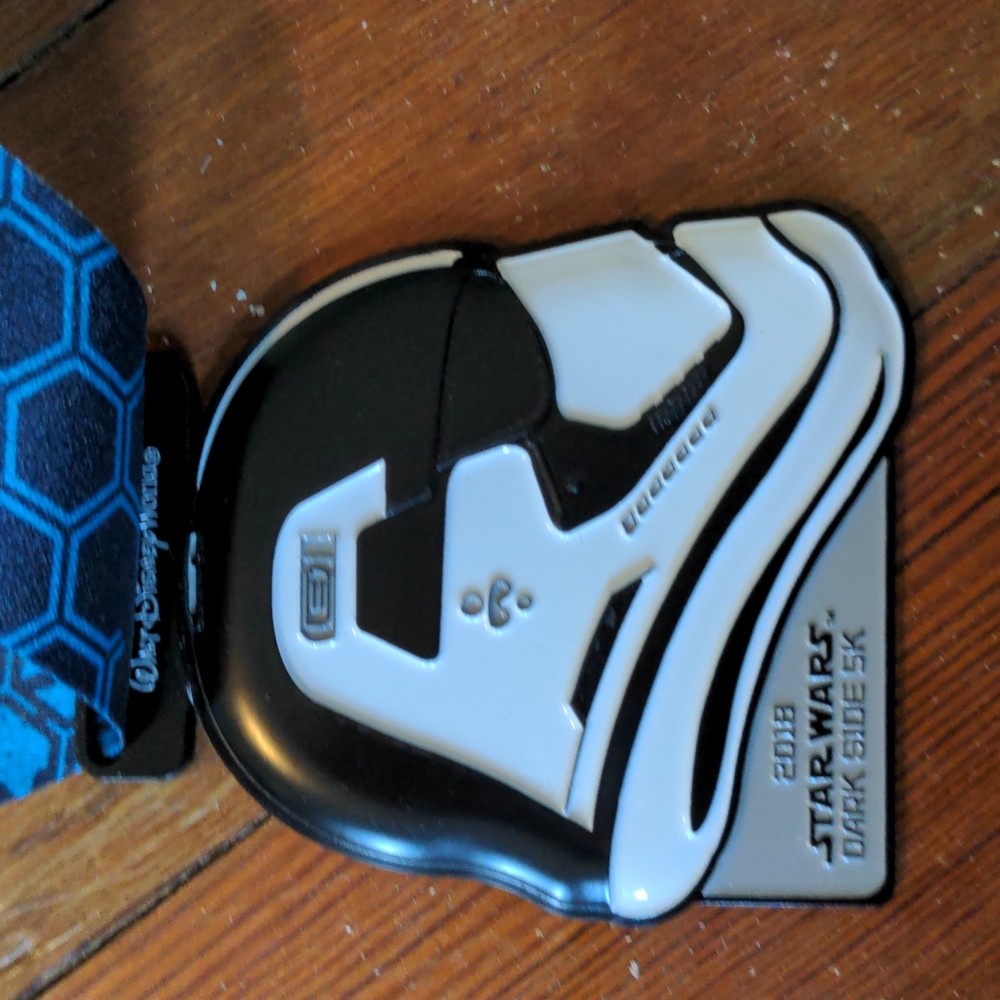 2018 Star wars 5K run Disney medal